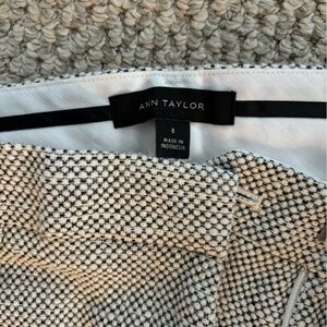 Ann Taylor cropped pants. Size 8, unique texture pants. Great condition